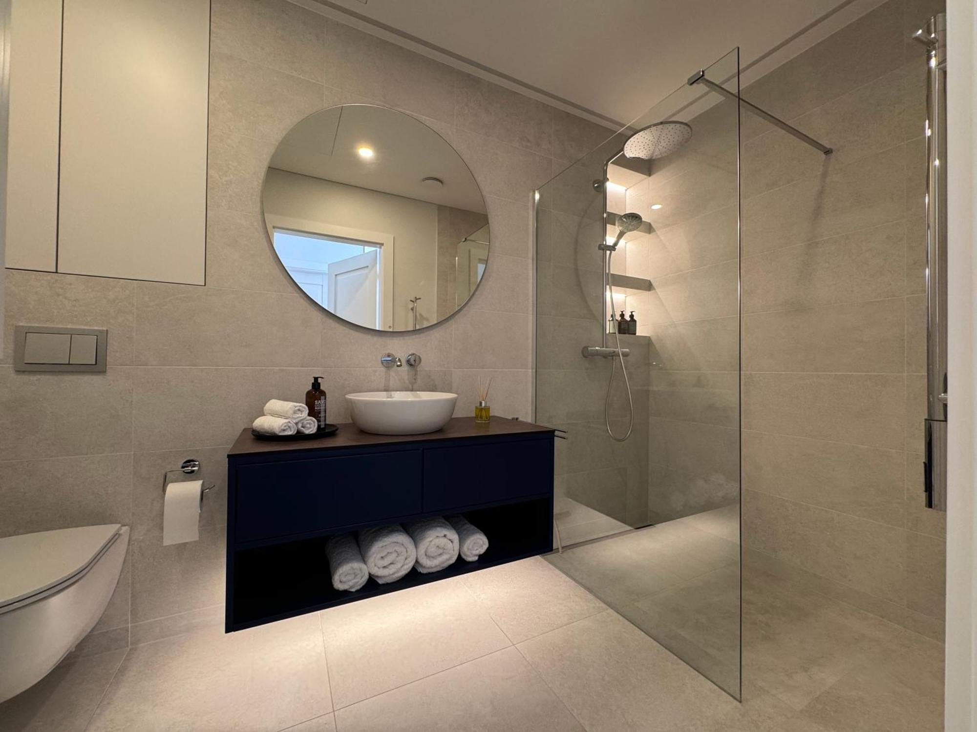 D33 Vilnius - Brand New Luxury Apartment With Terrace, Garden, Ac And Parking Buitenkant foto